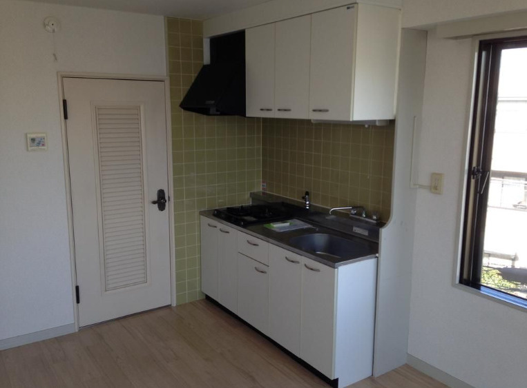 カーサ駒沢　最上階　角部屋　ネット0　のキッチン