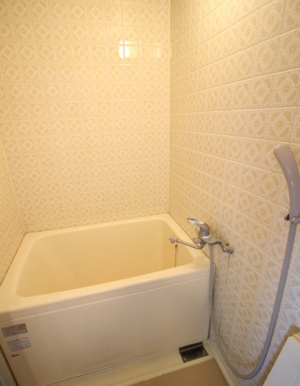 カーサ駒沢　最上階　角部屋　ネット0　の浴室