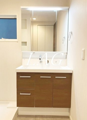 【洗面所】 | 緑ケ丘戸建 | 独立洗面台です。