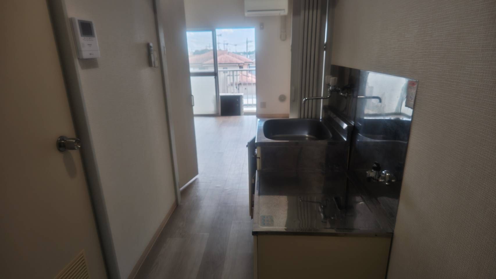 所沢市大字上安松の賃貸マンションの内装|明るい色調の室内です