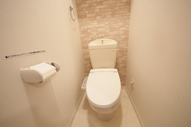 ぬこハウス大倉山のトイレ|女性には嬉しいウォシュレット付きトイレ。