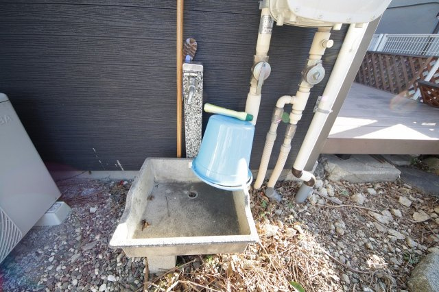 ぬこハウス大倉山のその他共用部分|便利なスロップシンク付き。