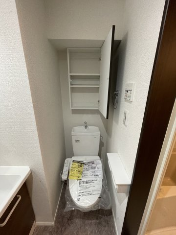 ベイルーム県立大学2のトイレ|清潔感のあるトイレです