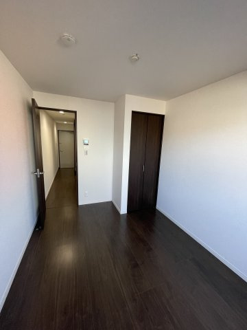 ベイルーム県立大学2の寝室|使い勝手のいい寝室です