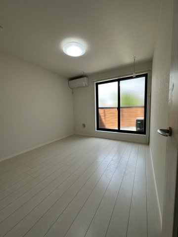 ベイルーム横須賀中央Ⅱの居間・リビング|使いやすいリビングです