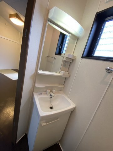 MY横浜戸塚の独立洗面台|別部屋写真参考