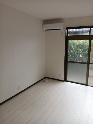 メゾンマリンの居間・リビング|写真は同施工のものになります。