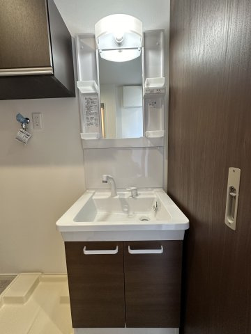 ベイルーム横須賀三春町の独立洗面台|使いやすい独立洗面台です