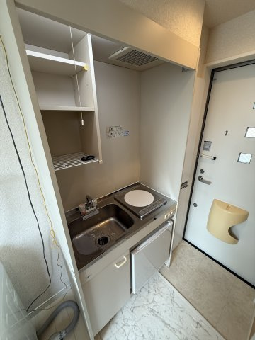 衣笠アーネストラザフォードのキッチン|コンパクトなキッチンで掃除もラクラク