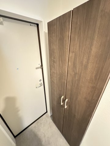 ベイルーム横須賀堀ノ内プレミアの玄関|収納もある玄関です