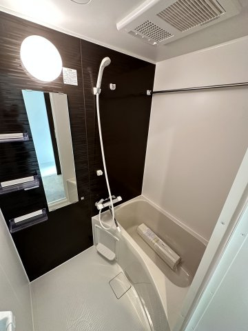 ベイルーム横須賀堀ノ内プレミアの浴室|落ち着いた空間のお風呂です