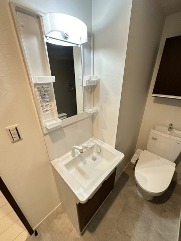 ベイルーム横須賀堀ノ内プレミアの独立洗面台|使いやすい独立洗面台です