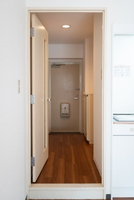 ヴェラハイツ鶴見の玄関|収納もある玄関です