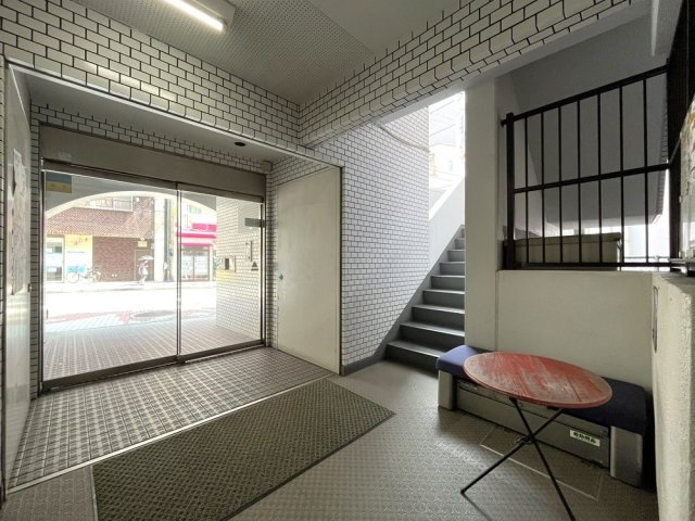 ヴェラハイツ鶴見のエントランス|落ち着いたエントランスです