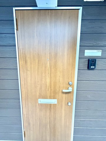 grenade横須賀（グルナードヨコスカ）の玄関|明るい玄関です