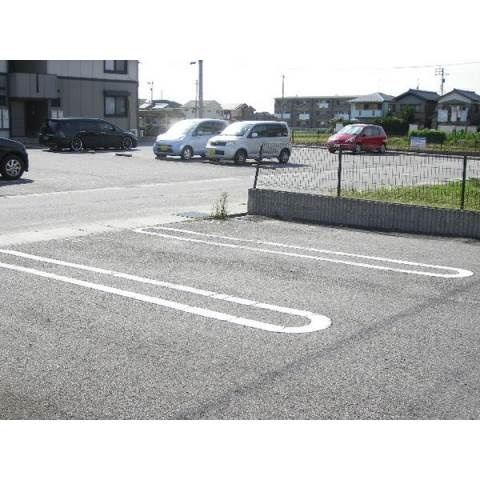 サンメゾンⅡの駐車場