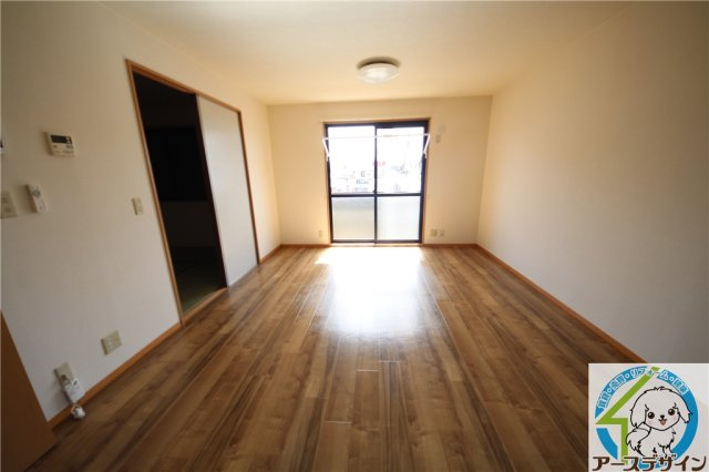 メゾンソレーユの居間・リビング|※類似部屋