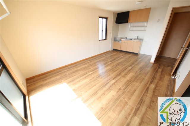 メゾンソレーユの居間・リビング|※類似部屋