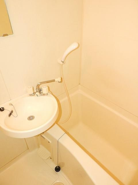 ヴェルジュ平尾の浴室