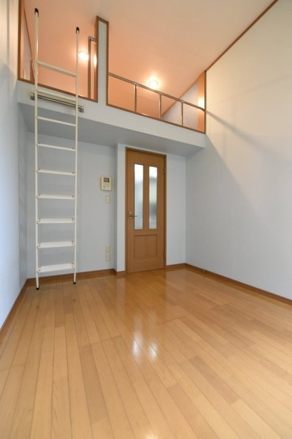 アミューズ鷺宮の洋室|ゆったりした洋室です