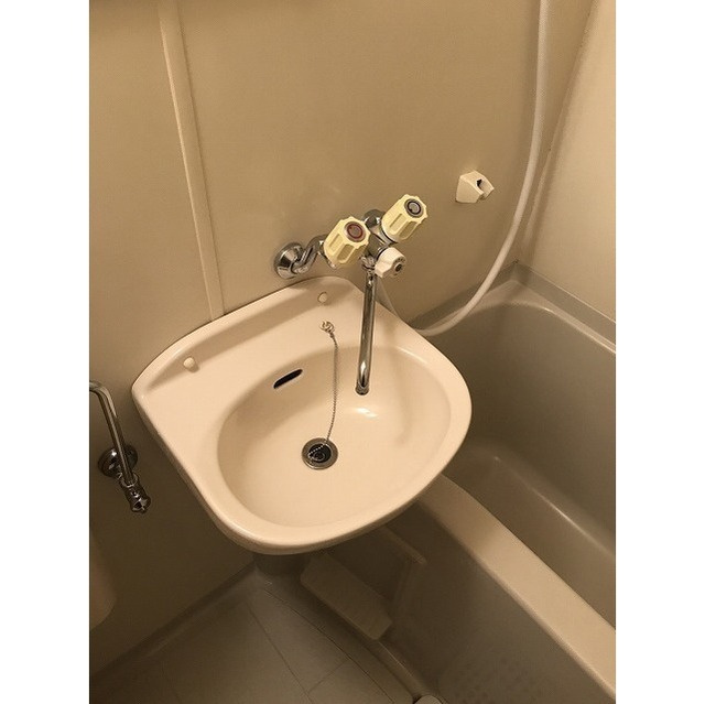 インディビレッジの洗面所|ゆったりとスペースのある洗面所