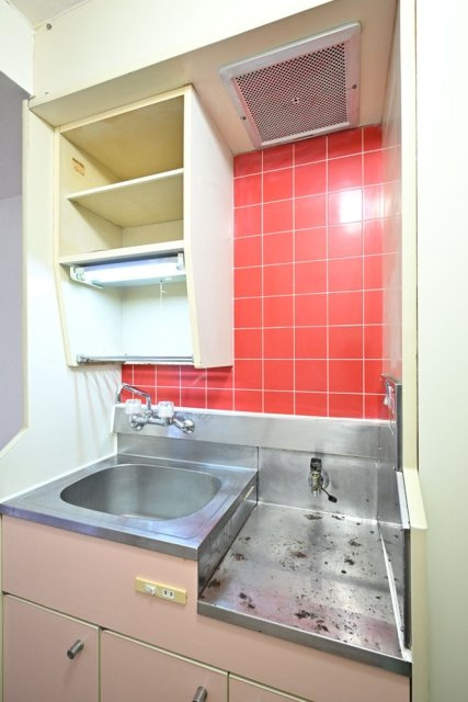 ネオハイシティ豪徳寺のキッチン|コンパクトなキッチンで掃除もラクラク