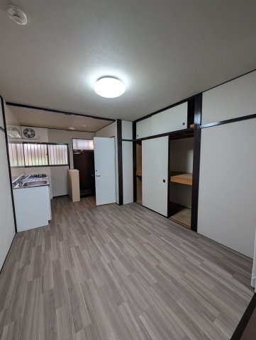 リバー関Ⅰの内装|明るい室内です