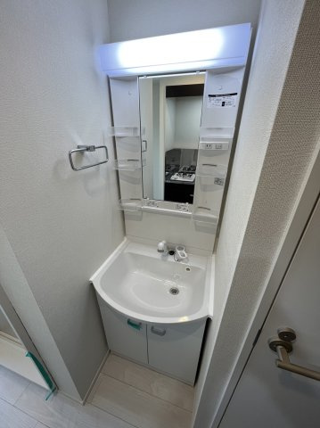 ハーモニーテラス上中里の洗面所|広い洗面スペース