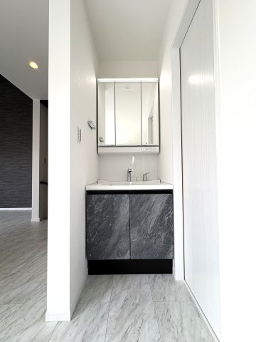 藤沢駅徒歩12分×ホテルライクなデザイン邸宅の独立洗面台