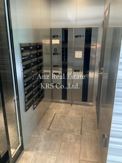 【その他共用部分】 | 大切な荷物の受け取りに便利な宅配ボックス設置！