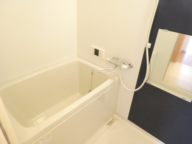 ヴィラ宝塚　宝松苑の浴室