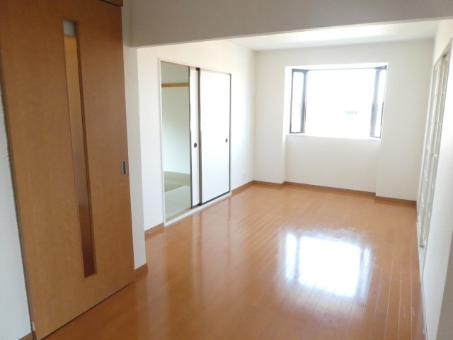 ヴィラ宝塚　宝松苑の居間・リビング