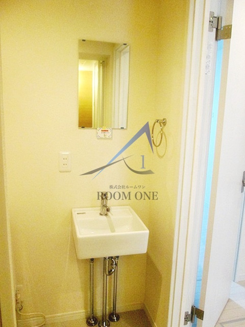 エクセルコート 白楽の洗面所|独立洗面台です。