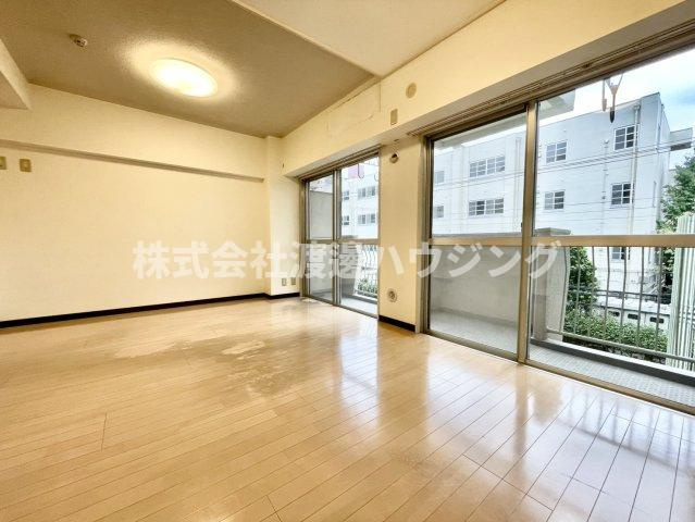 大建コーポ江坂Ⅱの居間・リビング