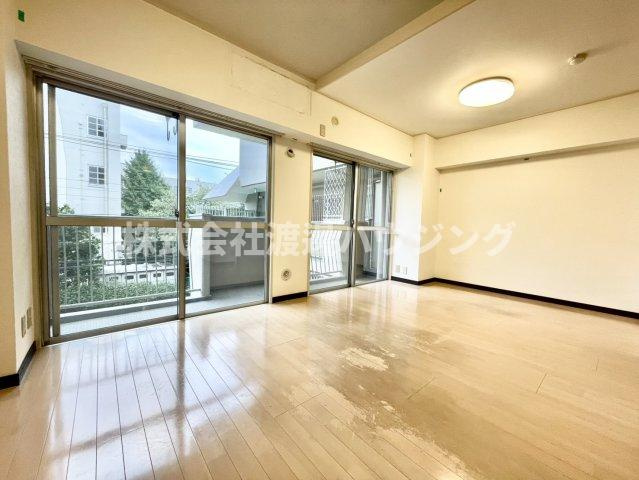 大建コーポ江坂Ⅱの居間・リビング