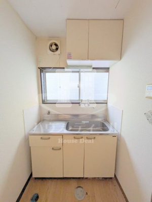 【キッチン】 | 山口ビル | コンパクトなキッチンで掃除もラクラク