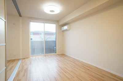 【居間・リビング】 | La Vierge | ゆったりとした居間です