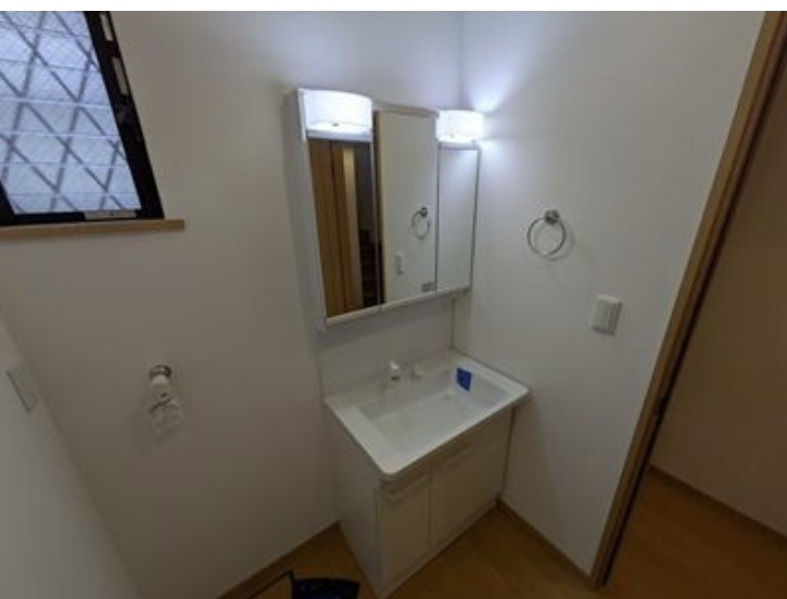 鷹番2丁目戸建ての洗面所