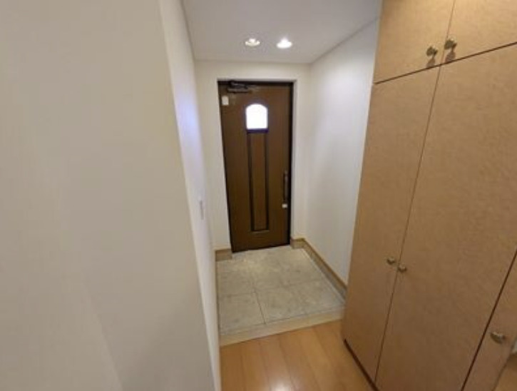鷹番2丁目戸建ての玄関