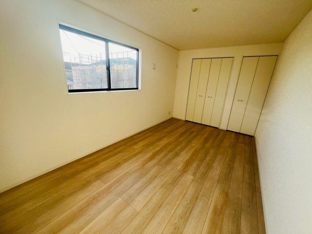 【Cradle Garden】　結城市結城　第４３の洋室|〇６号棟　洋室　8帖〇
クローゼットを２ヶ所ご用意♪たっぷりの収納スペースで住空間もスッキリ広々します（＾＾）
2025年12月撮影