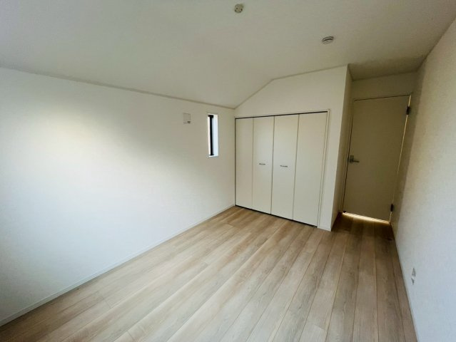 【Cradle Garden】　結城市結城　第４３の洋室|〇６号棟　洋室　6帖〇
各居室に収納付きで住みやすさにこだわっています（＾＾）
2025年12月撮影