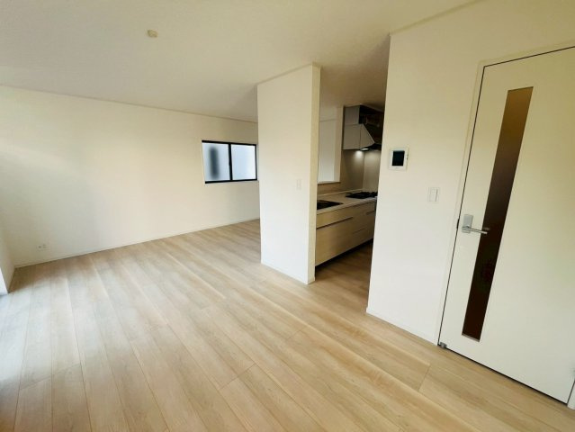 【Cradle Garden】　結城市結城　第４３の居間・リビング|〇６号棟　リビング〇
落ち着きのある木目調のリビング♪
2025年12月撮影