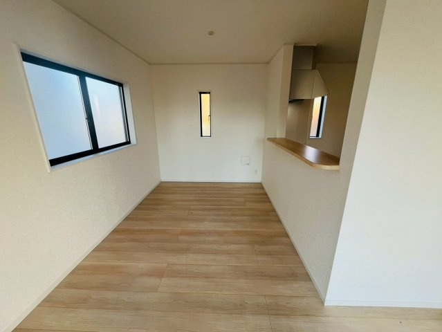 【Cradle Garden】　結城市結城　第４３のキッチン|〇６号棟　キッチン〇
お料理をしながら、後片付けをしながら会話がはずむ対面キッチン♪キッチンとダイニングが近く食事の用意や片づけが楽々（＾＾）
2025年12月撮影