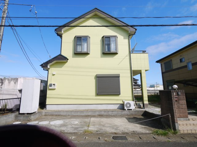 八街市八街は　中古戸建の外観|オール電化 太陽光発電システム スーパーベイシア徒歩約12分 八街市立朝陽小学校徒歩約6分 車2台可