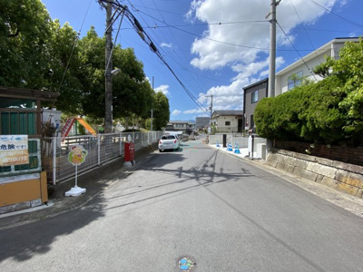 【前面道路含む現地写真】 | 草津市橋岡町　分譲2区画1号棟