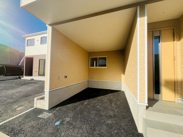 【Cradle Garden】　結城市結城　第４３　全４邸の駐車場|〇８号棟　ガレージ〇
大切な車を雨や風から守るビルドインガレージ♪
2025年12月撮影