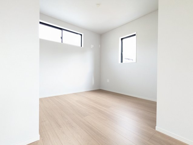 日立市桜川町　2期の洋室|フローリングの部屋は家具やインテリアともマッチしてお洒落感が出やすく身の周りの整理がしやすく魅力的です～♪