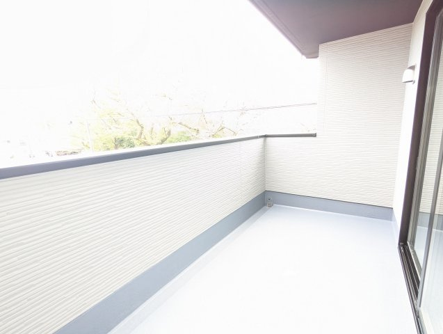日立市桜川町　2期のバルコニー|バルコニーです。たくさんの洗濯物が干せます～少しの雨でも濡れず魅力的です