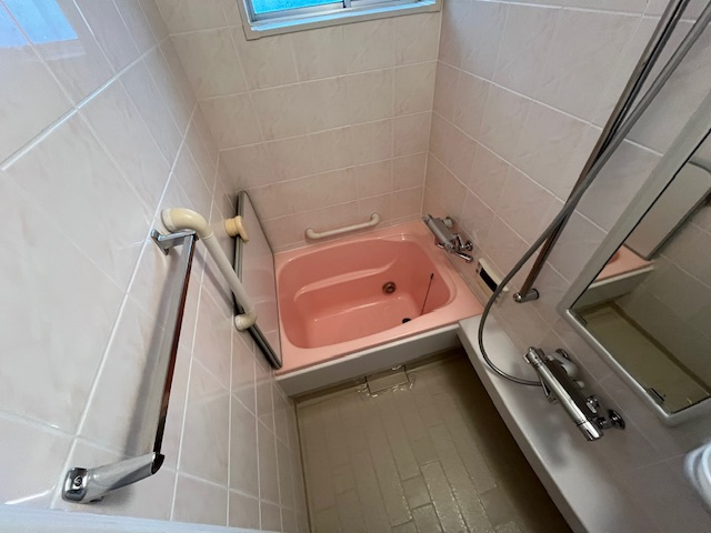 甲田二丁目貸家の浴室