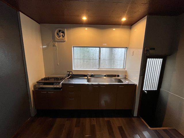 甲田二丁目貸家のキッチン